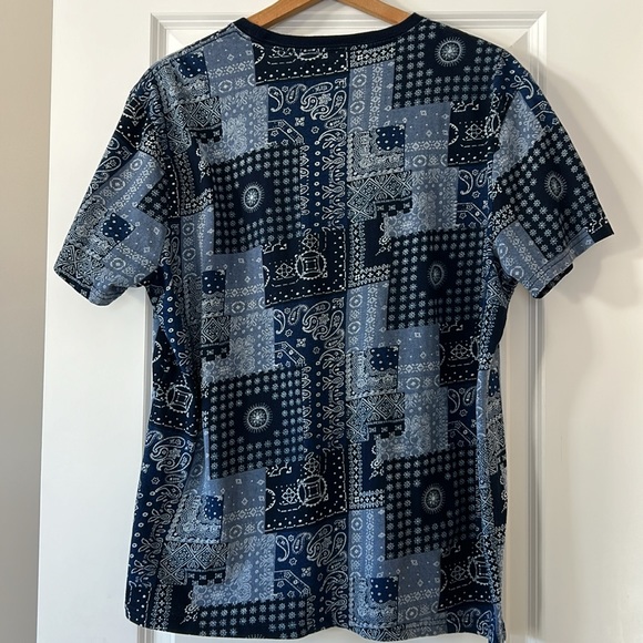 Lucky Brand Indigo Bandana Print Tee Shirt Men's XL - Picture 10 of 13